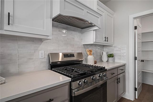 2372 W Wabash Street, Olathe, KS 66061