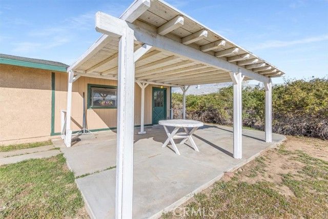 10401 Victor, Hesperia, CA 92345