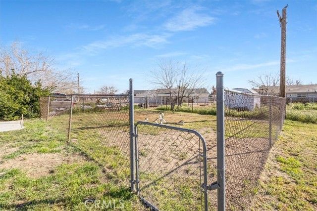 10401 Victor, Hesperia, CA 92345