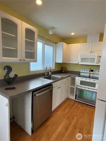 6516 93rd Street SW, Lakewood, WA 98499