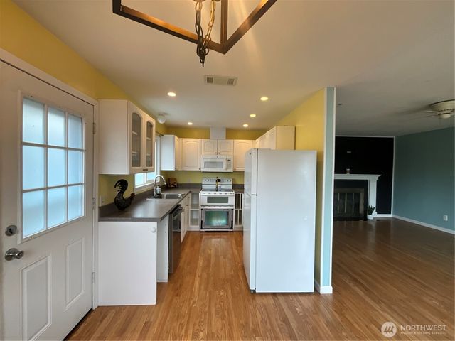 6516 93rd Street SW, Lakewood, WA 98499