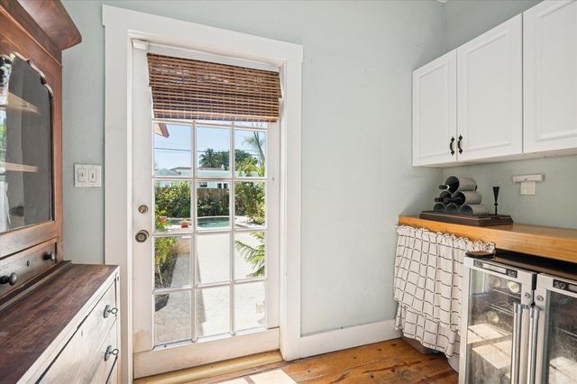 704 SE 8th Street, Fort Lauderdale, FL 33316