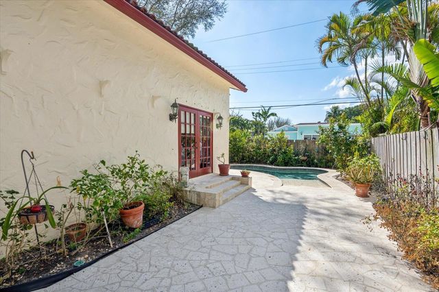 704 SE 8th Street, Fort Lauderdale, FL 33316