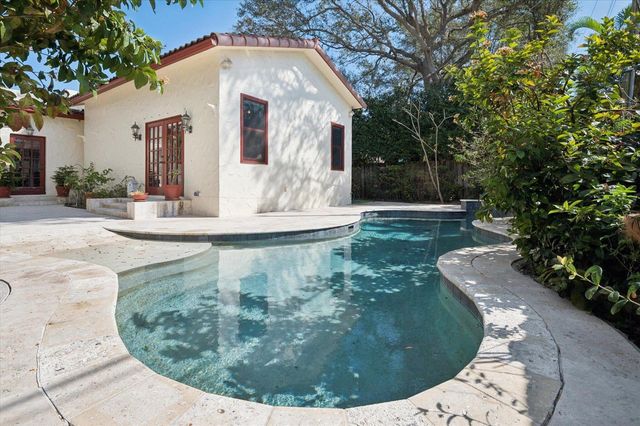 704 SE 8th Street, Fort Lauderdale, FL 33316