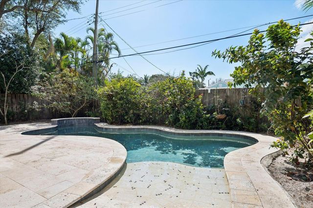 704 SE 8th Street, Fort Lauderdale, FL 33316