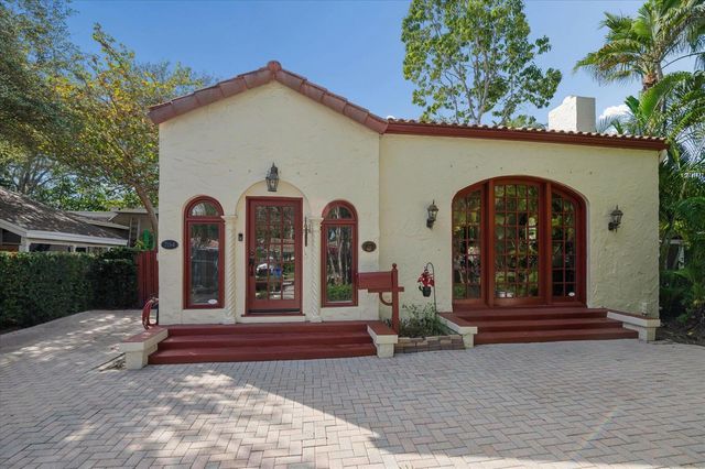 704 SE 8th Street, Fort Lauderdale, FL 33316