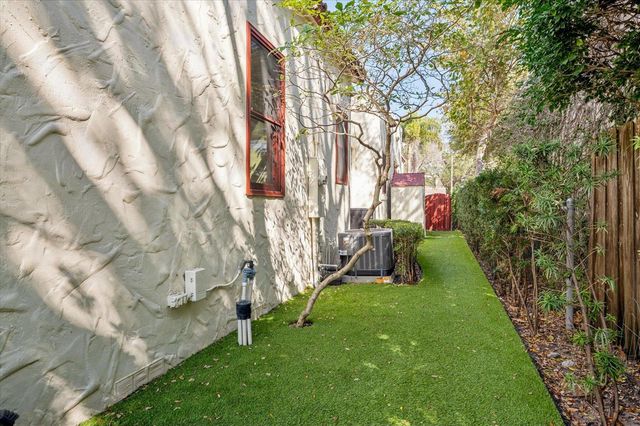 704 SE 8th Street, Fort Lauderdale, FL 33316