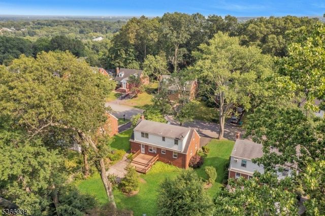 33 Ravine Dr West, Hawthorne Boro, NJ 07506