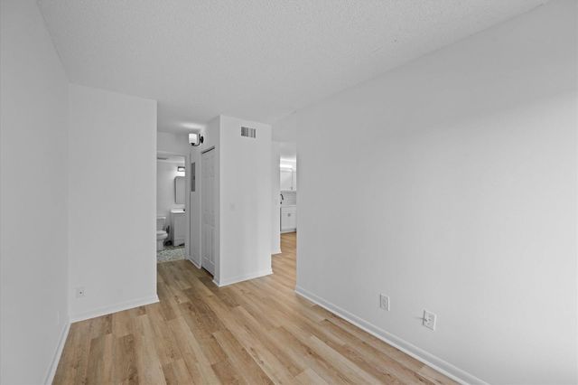 1113 Green Pine Boulevard C2, West Palm Beach, FL 33409