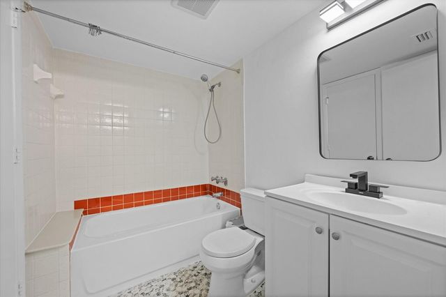 1113 Green Pine Boulevard C2, West Palm Beach, FL 33409