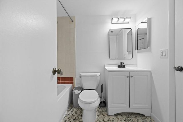 1113 Green Pine Boulevard C2, West Palm Beach, FL 33409