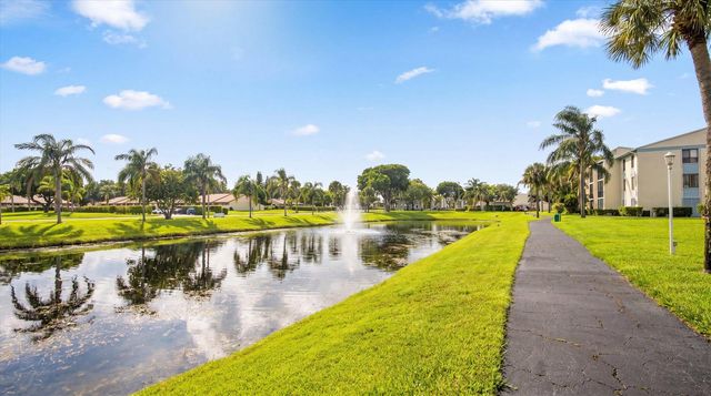 1113 Green Pine Boulevard C2, West Palm Beach, FL 33409