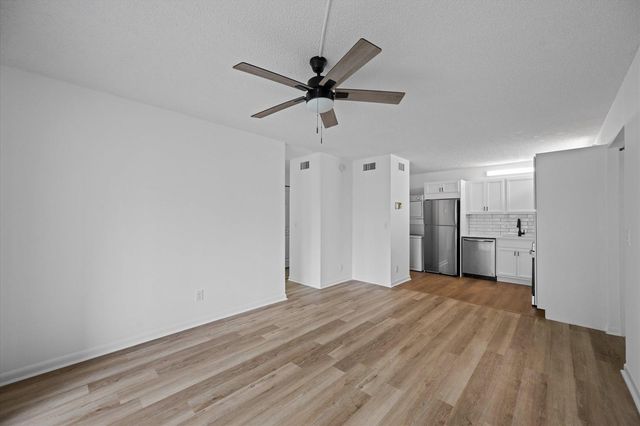 1113 Green Pine Boulevard C2, West Palm Beach, FL 33409