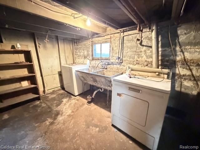 1820 E Jarvis Avenue, Hazel Park, MI 48030