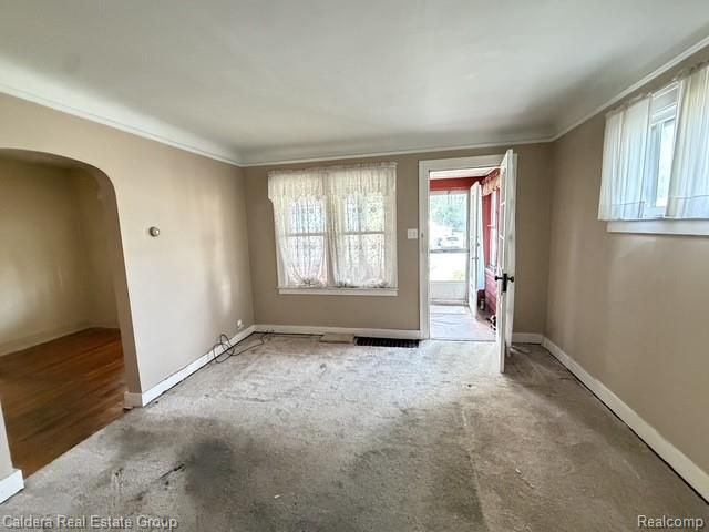 1820 E Jarvis Avenue, Hazel Park, MI 48030
