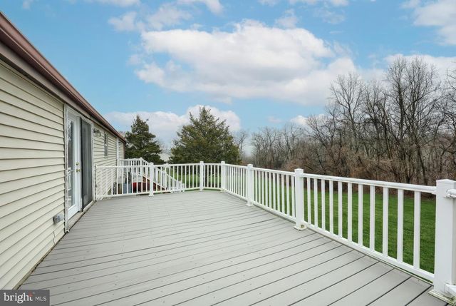 205 BUTTER RD, York, PA 17404