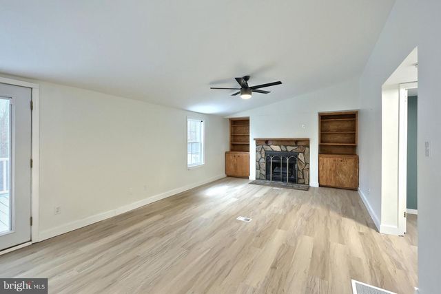 205 BUTTER RD, York, PA 17404