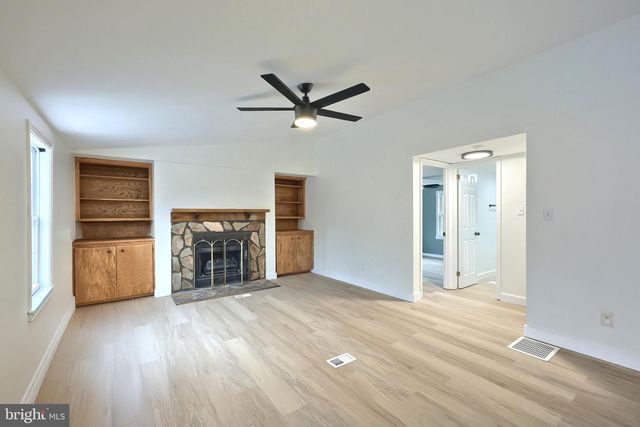 205 BUTTER RD, York, PA 17404