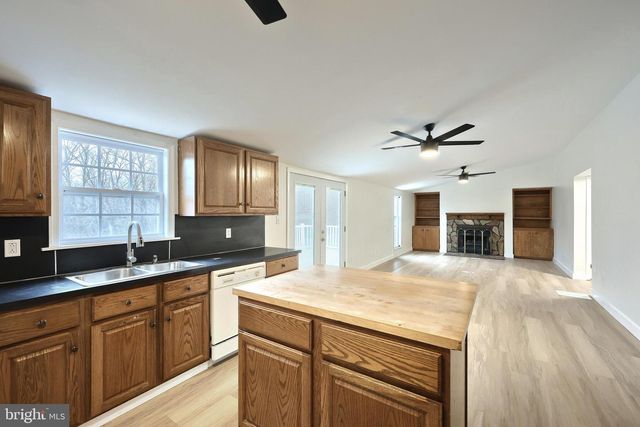 205 BUTTER RD, York, PA 17404