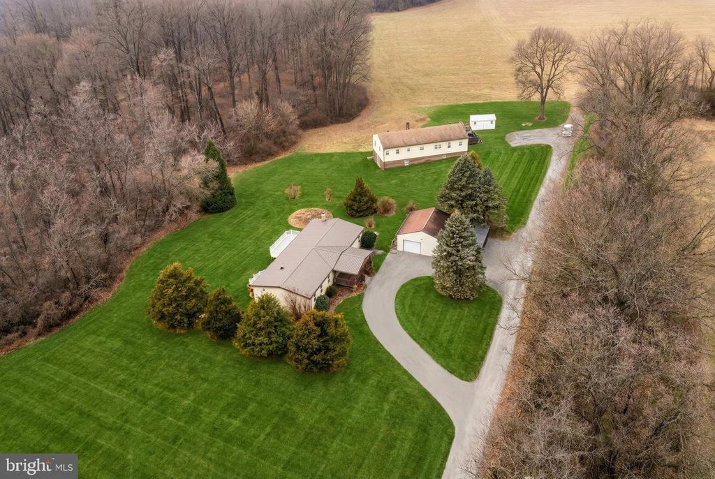 205 BUTTER RD, York, PA 17404