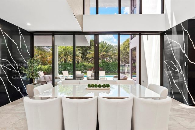 521 Holiday Dr, Hallandale Beach, FL 33009