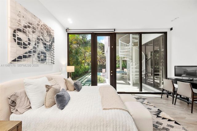 521 Holiday Dr, Hallandale Beach, FL 33009