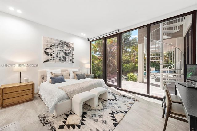 521 Holiday Dr, Hallandale Beach, FL 33009