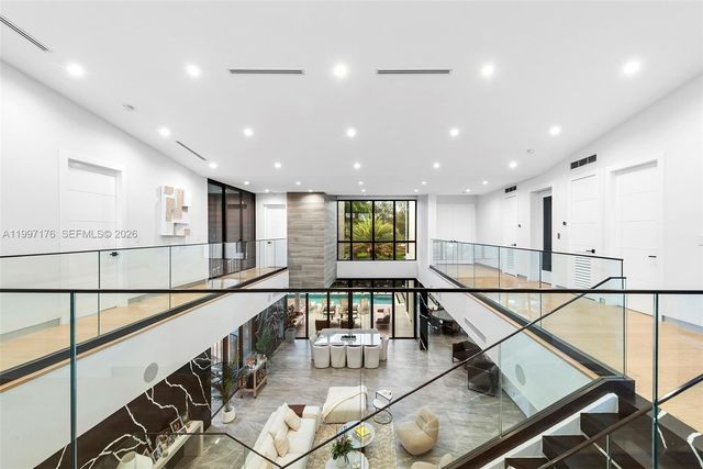 521 Holiday Dr, Hallandale Beach, FL 33009