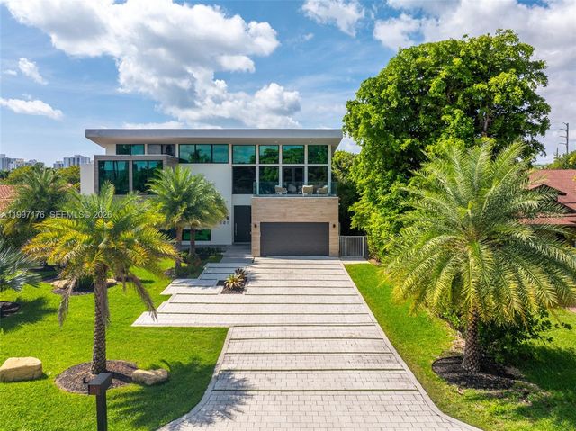 521 Holiday Dr, Hallandale Beach, FL 33009