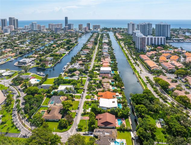 521 Holiday Dr, Hallandale Beach, FL 33009