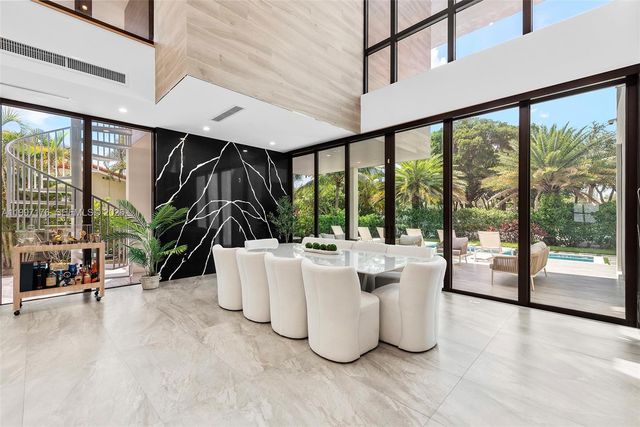 521 Holiday Dr, Hallandale Beach, FL 33009