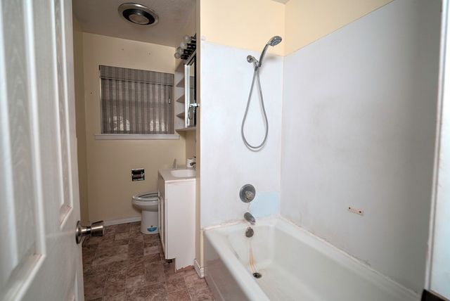 306 SW 12th St, Andrews, OK 74714