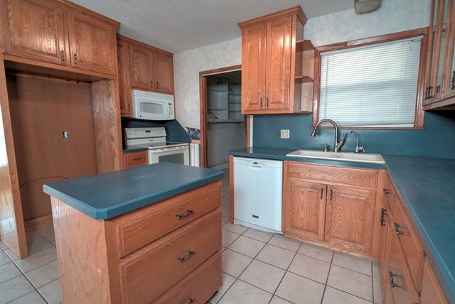 306 SW 12th St, Andrews, OK 74714