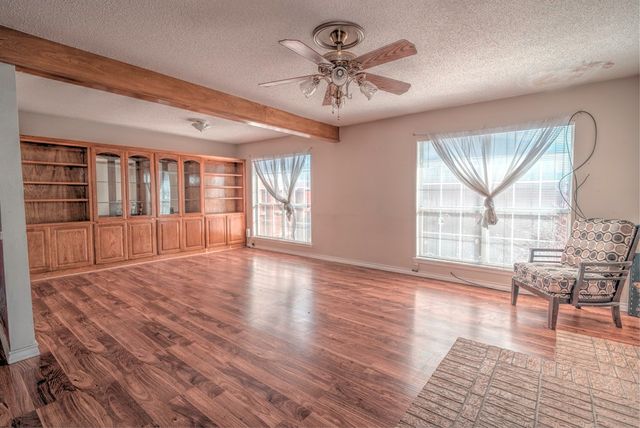 306 SW 12th St, Andrews, OK 74714