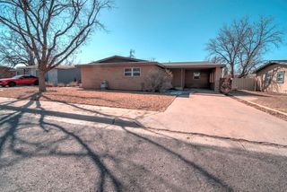 306 SW 12th St, Andrews, OK 74714