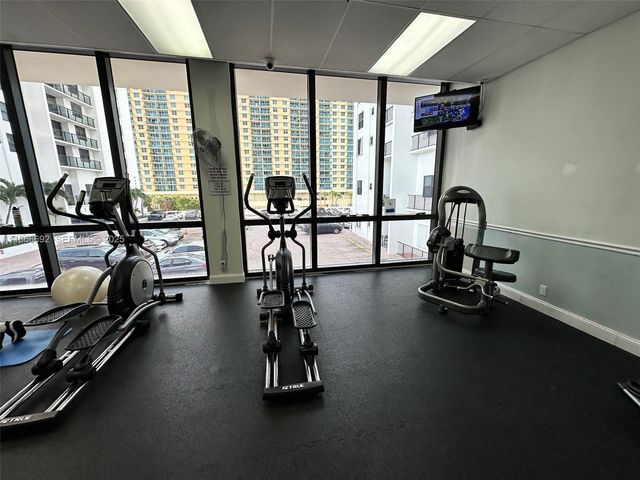 2201 S Ocean Drive 904, Hollywood, FL 33019