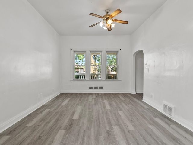 13346 S Carondolet Avenue, Chicago, IL 60633