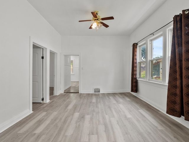 13346 S Carondolet Avenue, Chicago, IL 60633