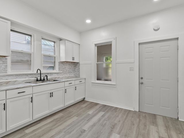 13346 S Carondolet Avenue, Chicago, IL 60633