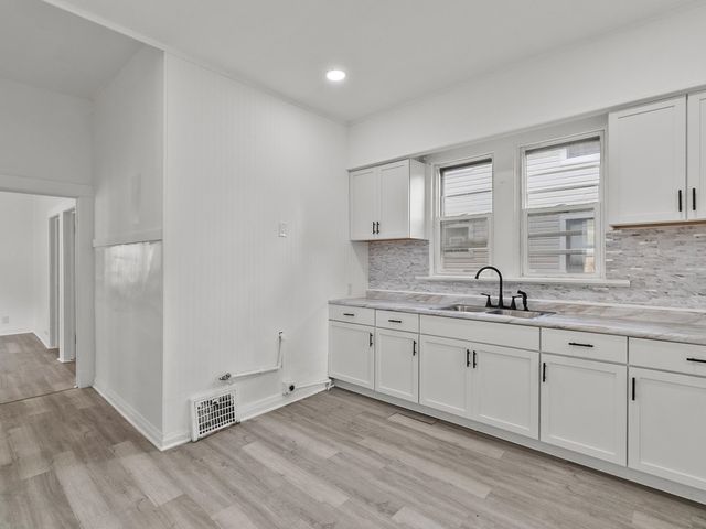 13346 S Carondolet Avenue, Chicago, IL 60633