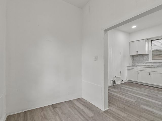 13346 S Carondolet Avenue, Chicago, IL 60633