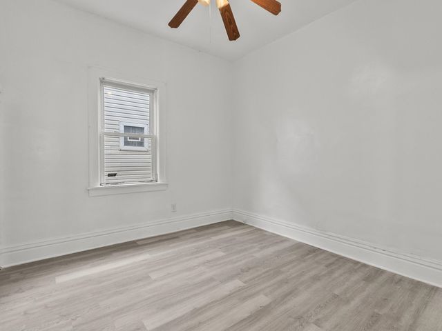 13346 S Carondolet Avenue, Chicago, IL 60633