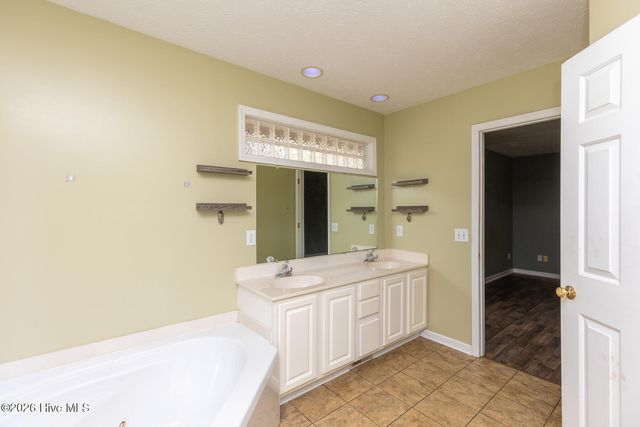 112 Shady Wood Court, West End, NC 27376