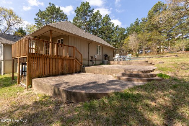 112 Shady Wood Court, West End, NC 27376