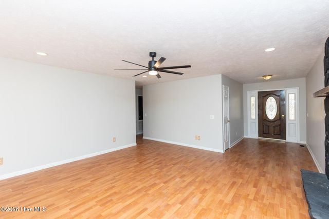 112 Shady Wood Court, West End, NC 27376