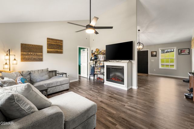 3886 Settlers Trail, Kodak, TN 37764
