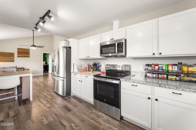 3886 Settlers Trail, Kodak, TN 37764