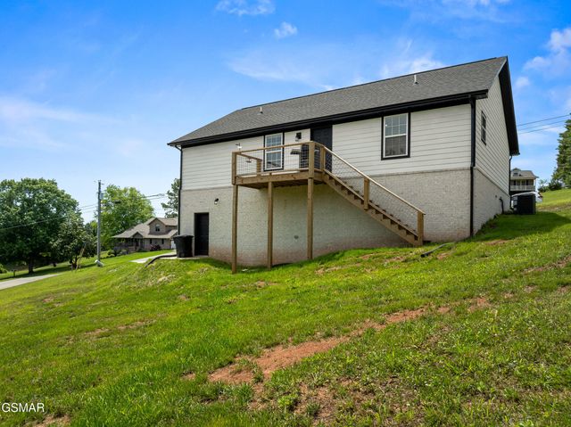3886 Settlers Trail, Kodak, TN 37764