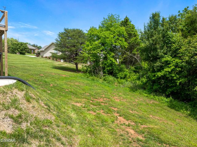 3886 Settlers Trail, Kodak, TN 37764