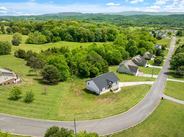 3886 Settlers Trail, Kodak, TN 37764